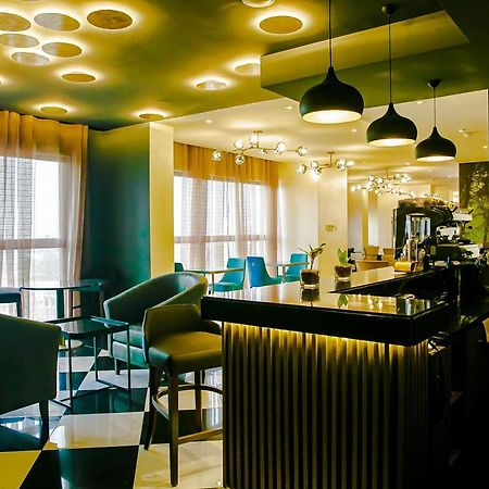 Royal Residences By Design Union Aliayabiagba Екстериор снимка