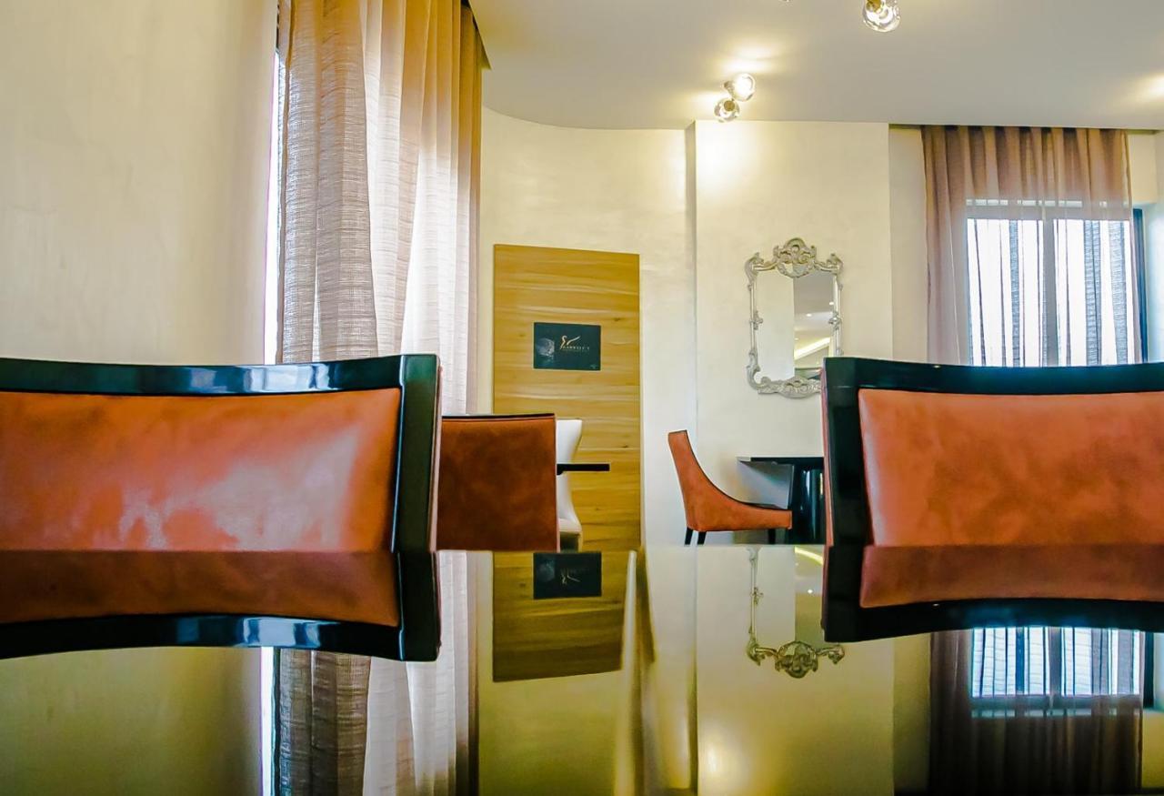 Royal Residences By Design Union Aliayabiagba Екстериор снимка
