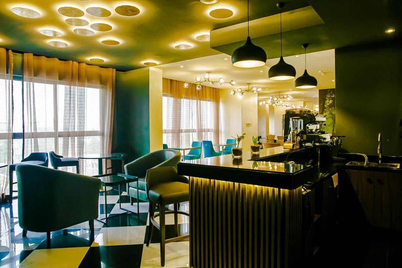 Royal Residences By Design Union Aliayabiagba Екстериор снимка